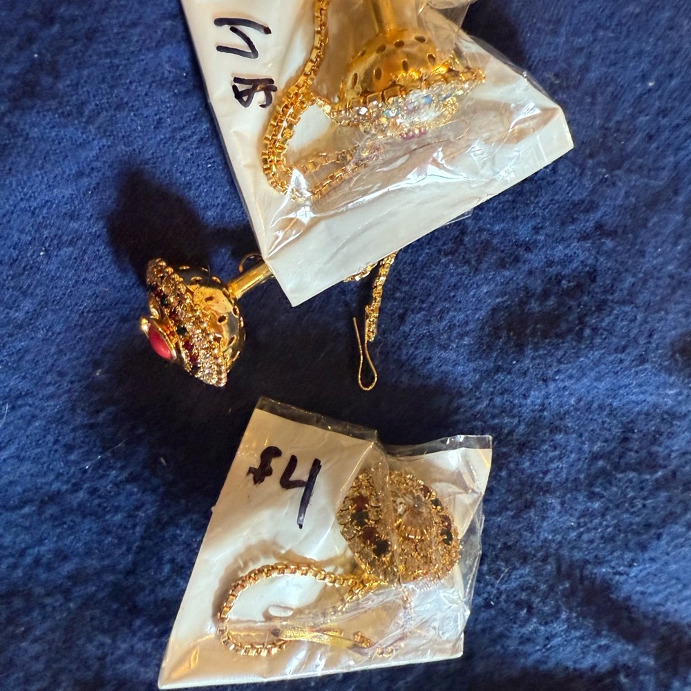 Elegant Gold and Red Women's Earrings